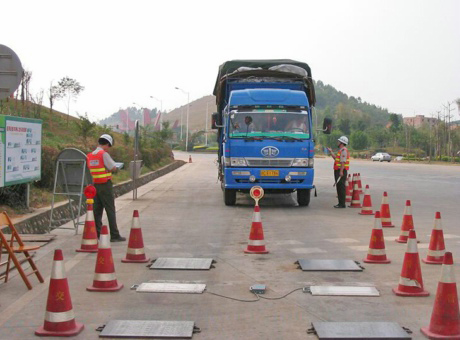 軸重秤-高速公路交警專用地磅、便攜式公路超載檢測(cè)系統(tǒng)